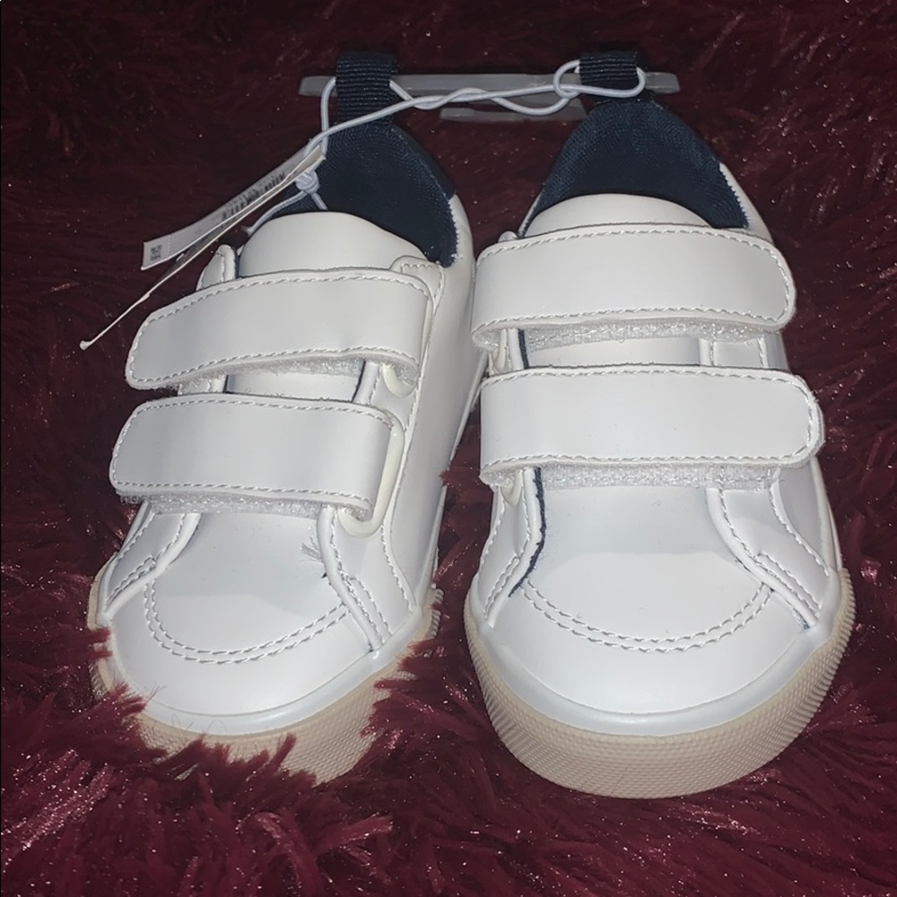 !!SOLD!! Old Navy!! Toddler shoes